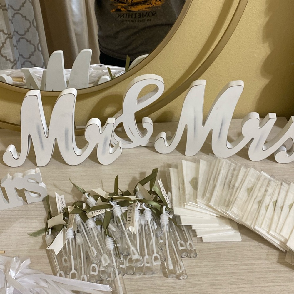 Wedding bundle-30 of ea Mr&Mrs bubbles, tissues, 22 wedding wands Lg & Sm letter